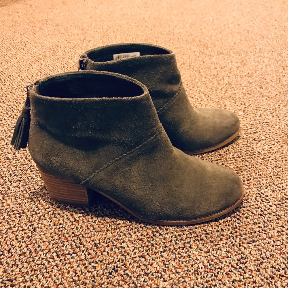 Tom’s booties